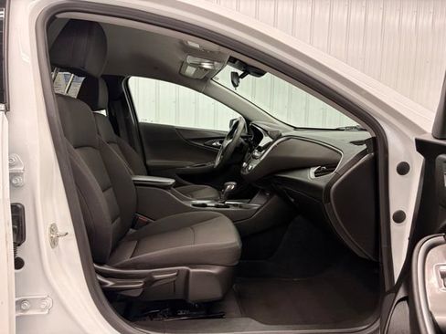 Used 2024 Chevrolet Malibu LT FWD image 11