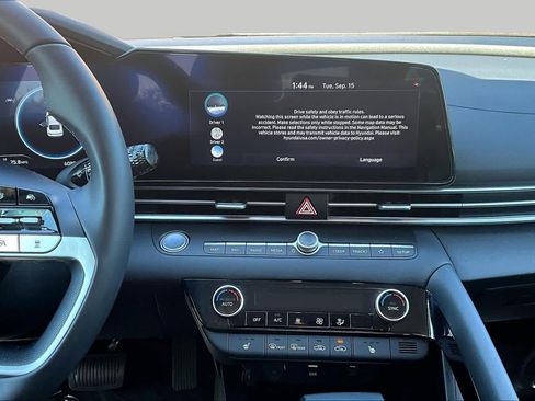 Used 2025 Hyundai Elantra SEL FWD image 7