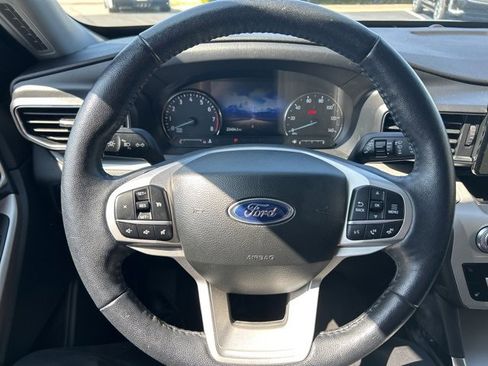 Used 2023 Ford Explorer XLT w/ Equipment Group 202A image 11