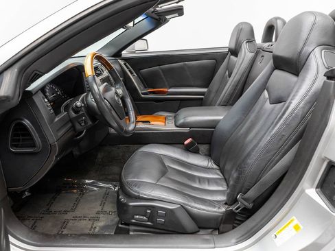 Used 2007 Cadillac XLR RWD image 16