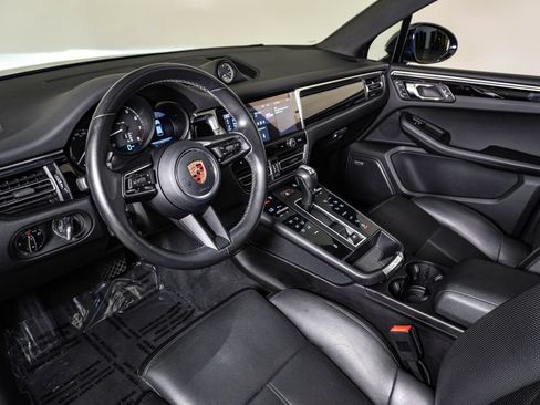 Used 2022 Porsche Macan AWD/4WD image 4
