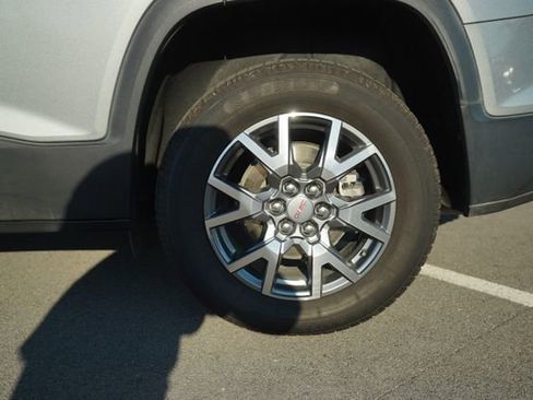 Used 2023 GMC Acadia SLT image 44