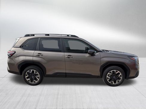 Used 2025 Subaru Forester Premium w/ Convenience Package #1 AWD/4WD image 8