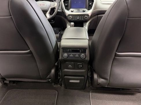 Used 2017 GMC Acadia SLT AWD/4WD image 33