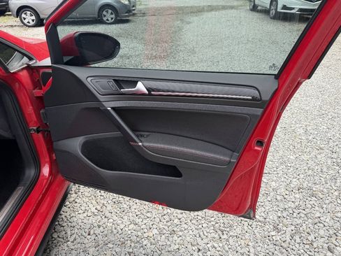 Used 2015 Volkswagen Golf 4-Door FWD image 16