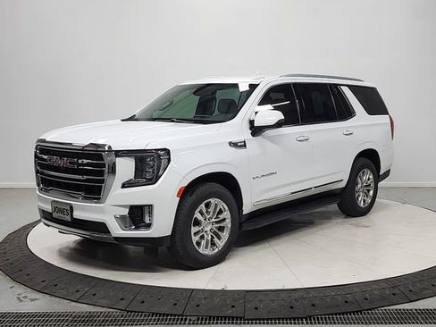 Used 2021 GMC Yukon SLT w/ SLT Luxury Package image 3