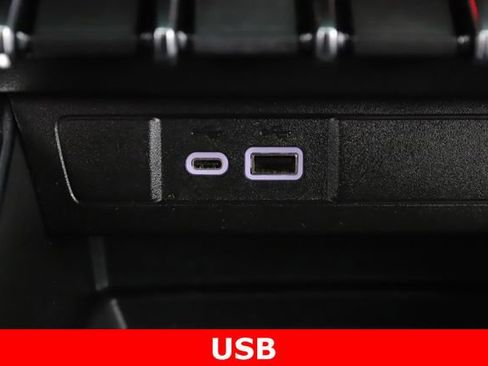 Used 2025 GMC Canyon AT4 w/ Technology Plus Package image 27