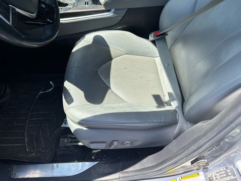 Used 2022 Toyota Highlander Limited FWD image 8