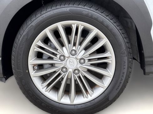 Used 2018 Hyundai Kona SEL FWD image 12