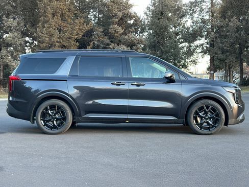 New 2025 Kia Carnival SX image 3