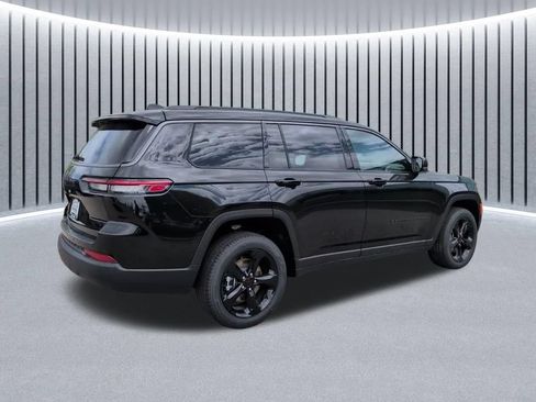 New 2026 Jeep Grand Cherokee L Limited w/ Limited Altitude Package AWD/4WD image 7