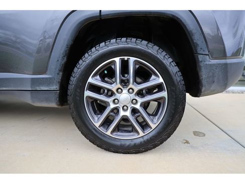 Used 2018 Jeep Compass Latitude w/ Popular Equipment Group image 14