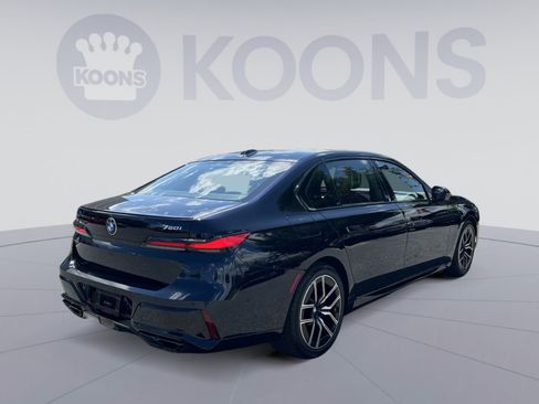 Used 2024 BMW 760i xDrive w/ Premium Package 2 AWD/4WD image 7