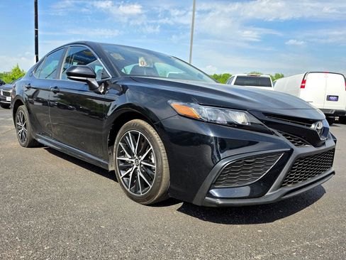 Used 2021 Toyota Camry SE FWD image 9