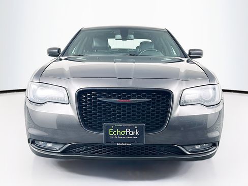 Used 2022 Chrysler 300 S RWD image 2