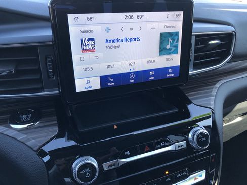 Used 2023 Ford Explorer Limited image 21