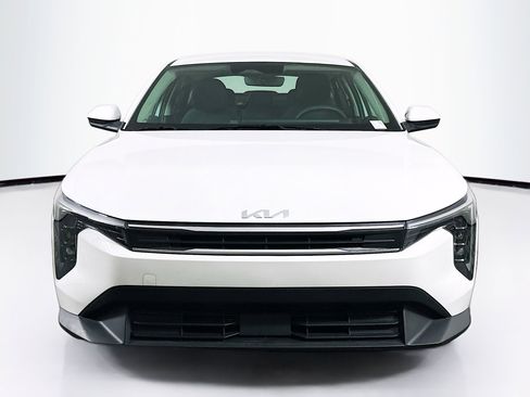 Used 2025 Kia K4 LXS image 2