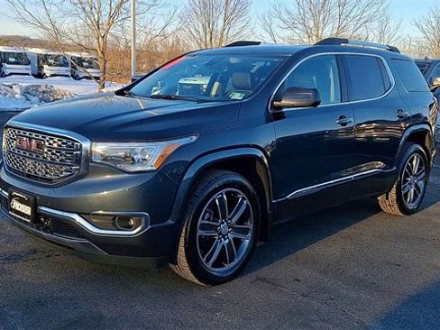 Certified 2019 GMC Acadia Denali w/ Technology Package image 4