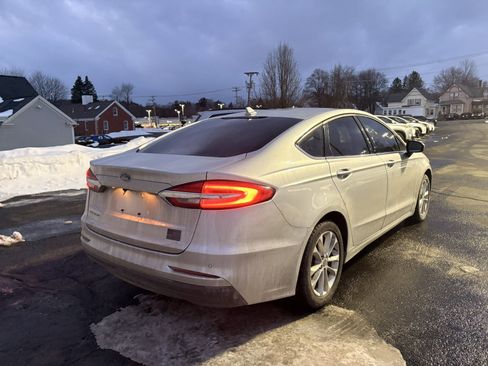 Used 2019 Ford Fusion SE image 5