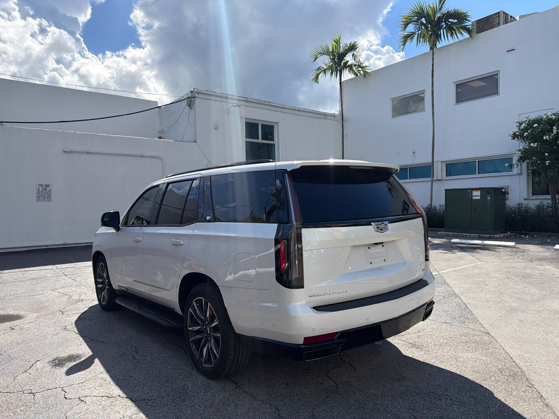 Used 2021 Cadillac Escalade Sport w/ Driver Assist Tech Package AWD/4WD image 7