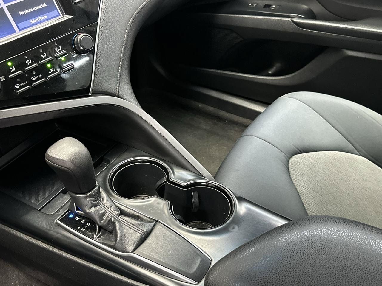 Used 2018 Toyota Camry LE FWD image 22