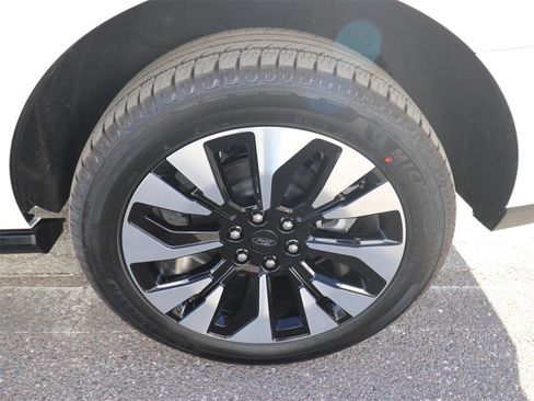 New 2026 Ford Expedition Platinum w/ Driver's Package image 24