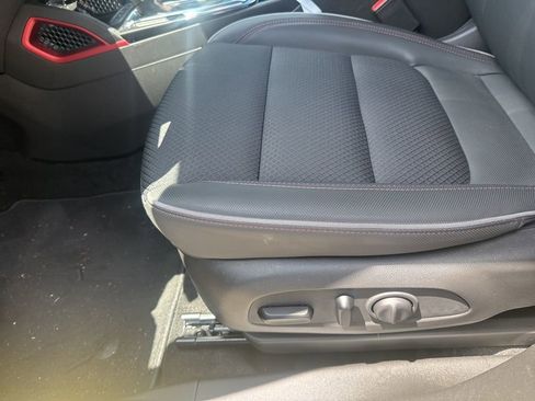 Used 2023 Chevrolet TrailBlazer RS w/ Convenience Package FWD image 16