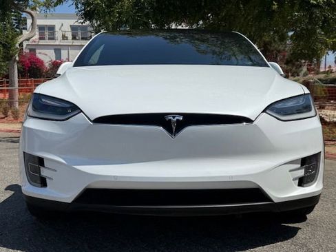 Used 2016 Tesla Model X 90D image 21