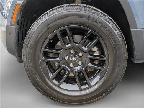 Used 2025 Land Rover Defender 110 S image 25