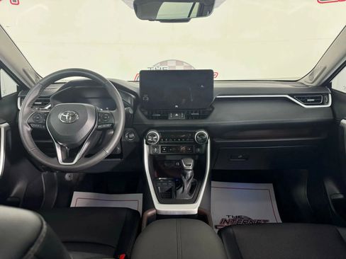 Used 2025 Toyota RAV4 Limited image 11