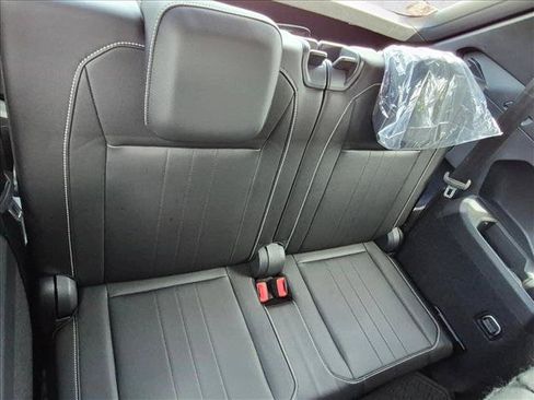 Used 2023 Volkswagen Tiguan SE R-Line FWD image 20
