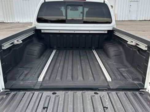 Used 2015 Nissan Frontier PRO-4X w/ Pro-4x Luxury Package image 13