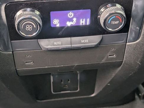 Certified 2025 Chevrolet Suburban Z71 image 27