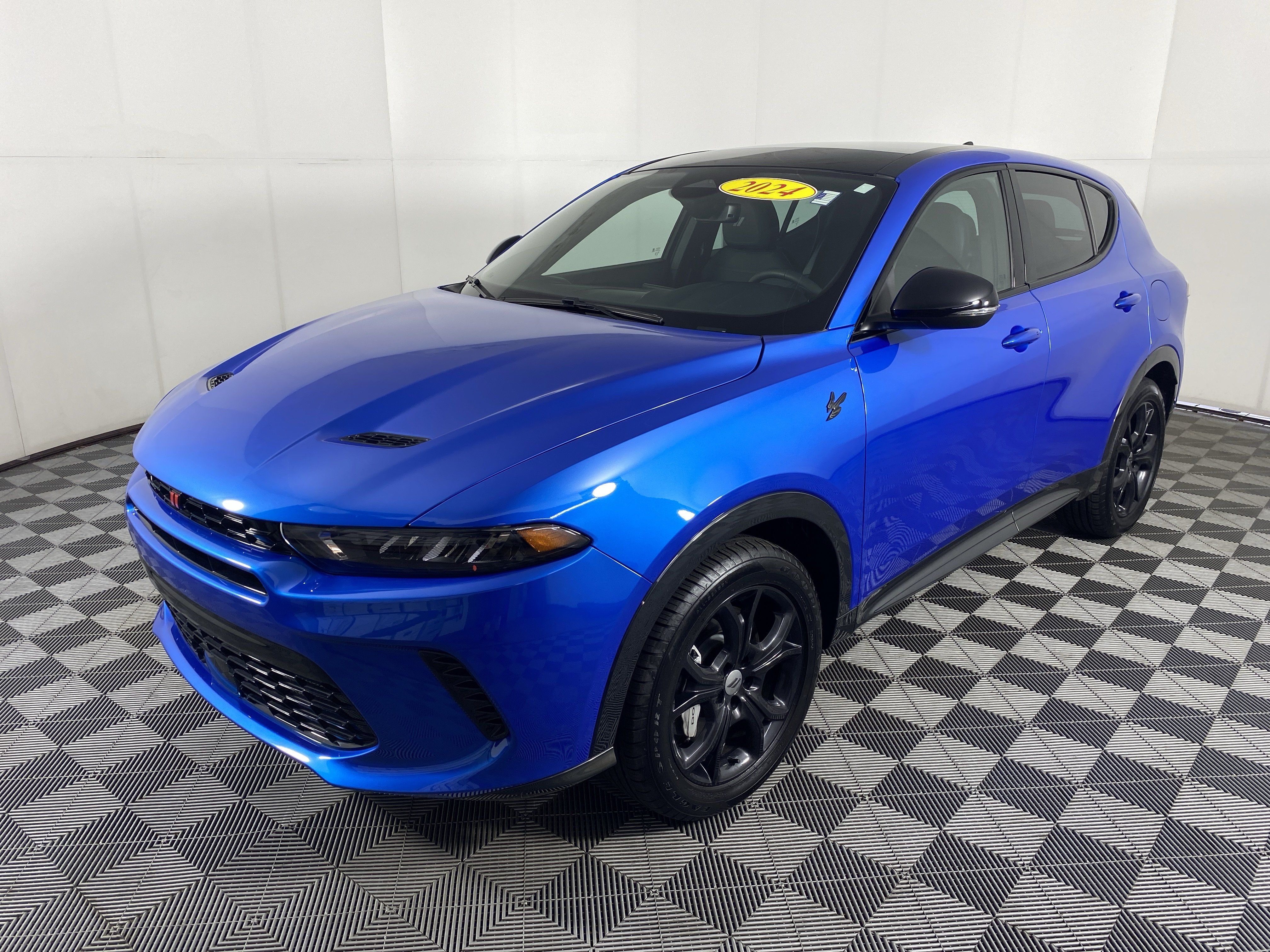 Used 2024 Dodge Hornet R/T Plus w/ R/T Blacktop Package AWD/4WD image 12
