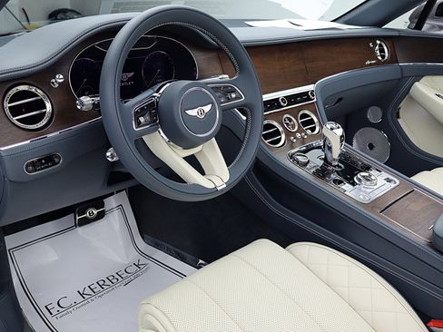 Used 2023 Bentley Continental GT Azure image 34