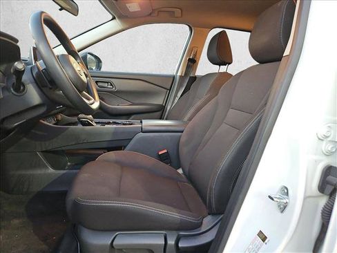 Used 2024 Nissan Rogue S AWD/4WD image 15