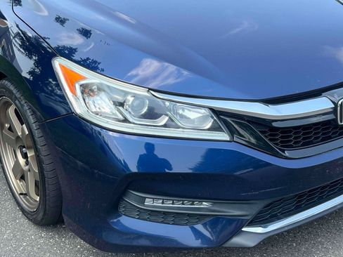 Used 2017 Honda Accord Sport image 7