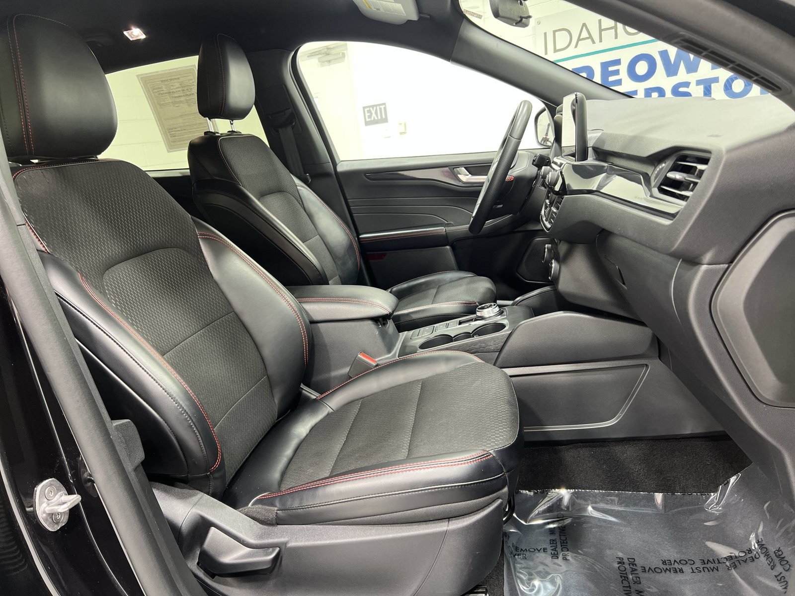 Used 2025 Ford Escape ST-Line AWD/4WD image 23