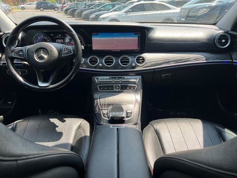 Used 2018 Mercedes-Benz E 300 4MATIC w/ Premium 2 Package (Q02) image 11