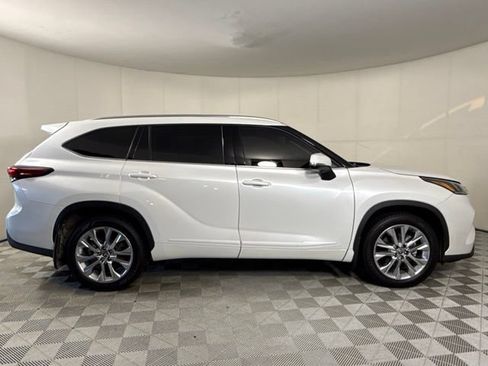 Used 2022 Toyota Highlander Limited AWD/4WD image 13