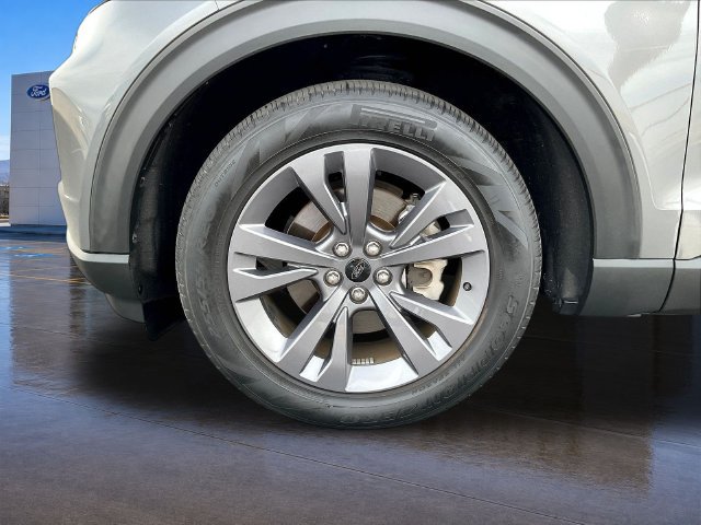 Used 2023 Ford Explorer XLT w/ Equipment Group 202A RWD image 35