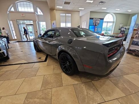 Used 2023 Dodge Challenger SRT Hellcat Widebody RWD image 10