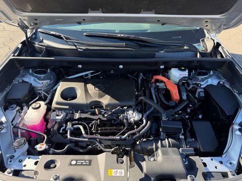 Used 2025 Toyota RAV4 LE image 32