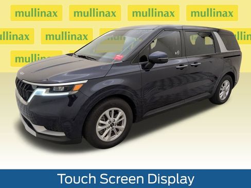 Used 2024 Kia Carnival LX image 12