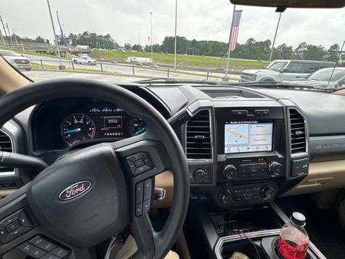 Used 2017 Ford F250 XLT w/ XLT Premium Package AWD/4WD image 19