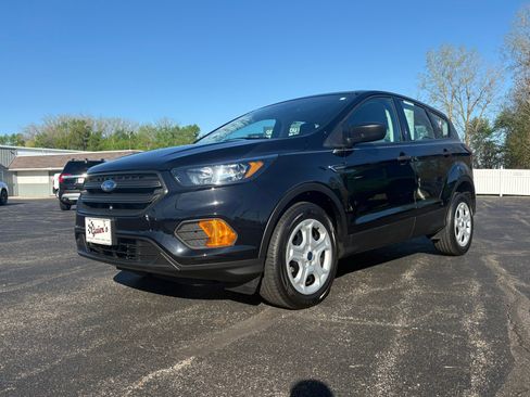 Used 2019 Ford Escape S image 2