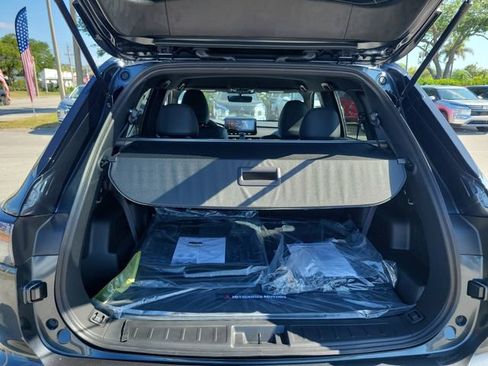 New 2026 Mitsubishi Outlander SE FWD image 10