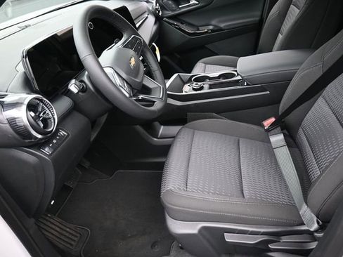 New 2026 Chevrolet Equinox LT image 8