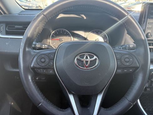Used 2019 Toyota RAV4 XLE w/ Convenience Package image 11