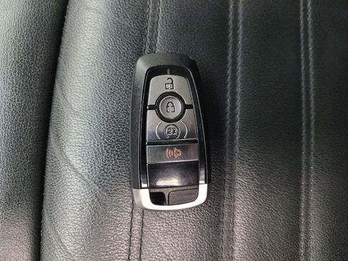 Used 2017 Ford Edge SEL w/ Equipment Group 201A FWD image 32